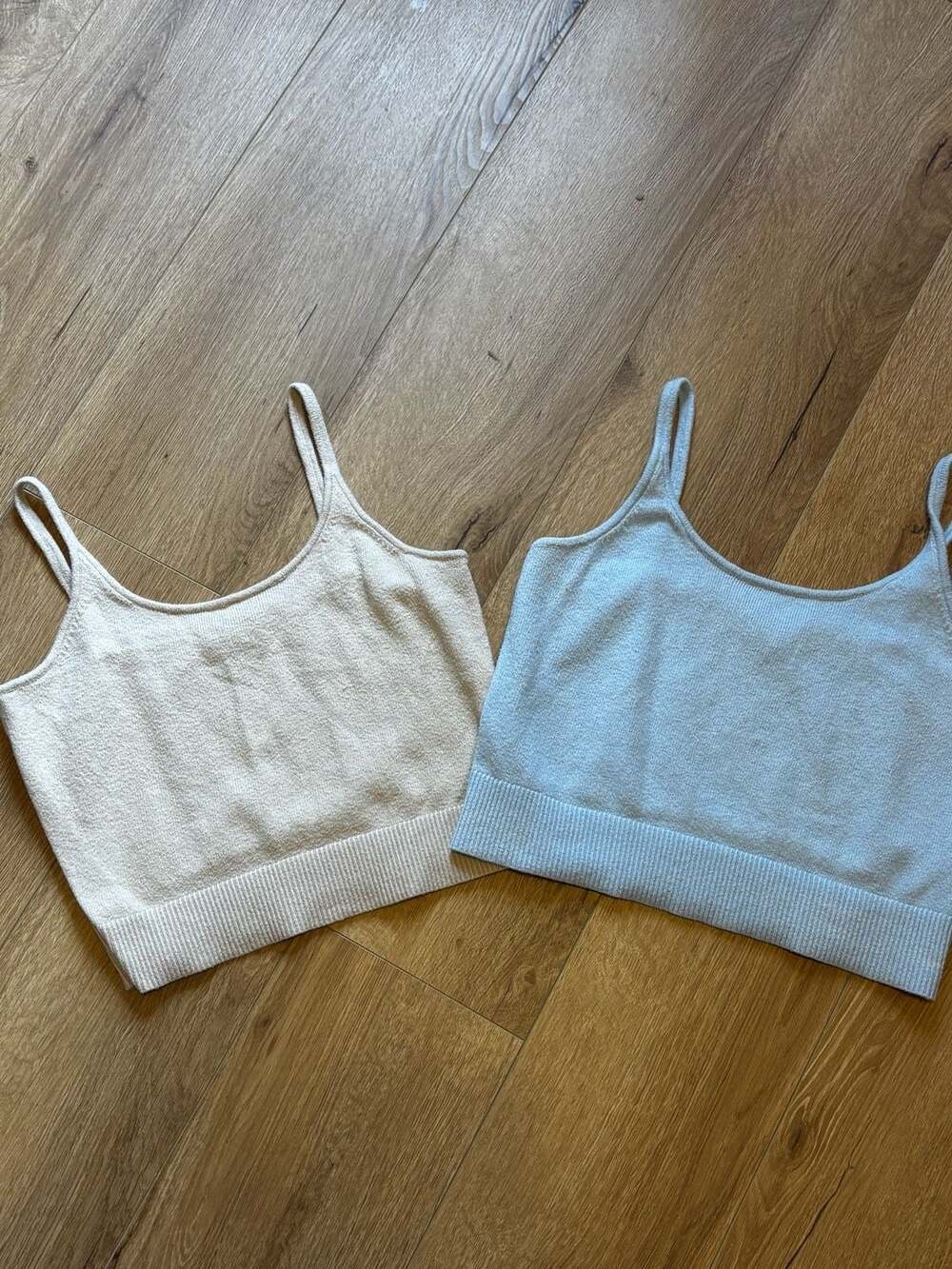 Old Navy Women's Size M Ribbed Knit Cropped Tank Tops (Set of 2)